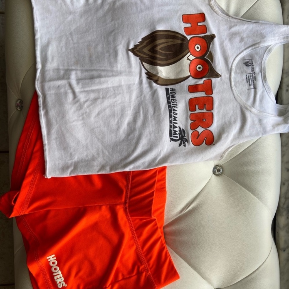 Hooters Outfit